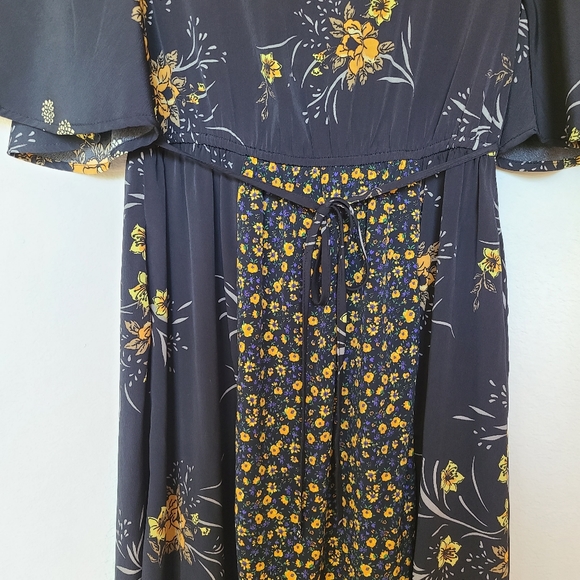 ♡Band Of Gypsies Maxi Dress in Mixed Floral Print♡ - Picture 13 of 14